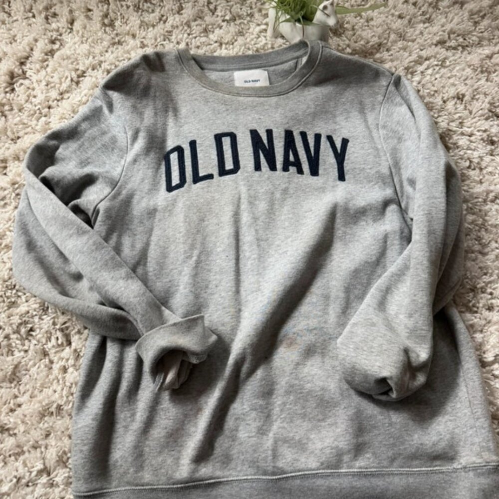 Grey Old Navy crewneck sweatshirt soft sweater size large
